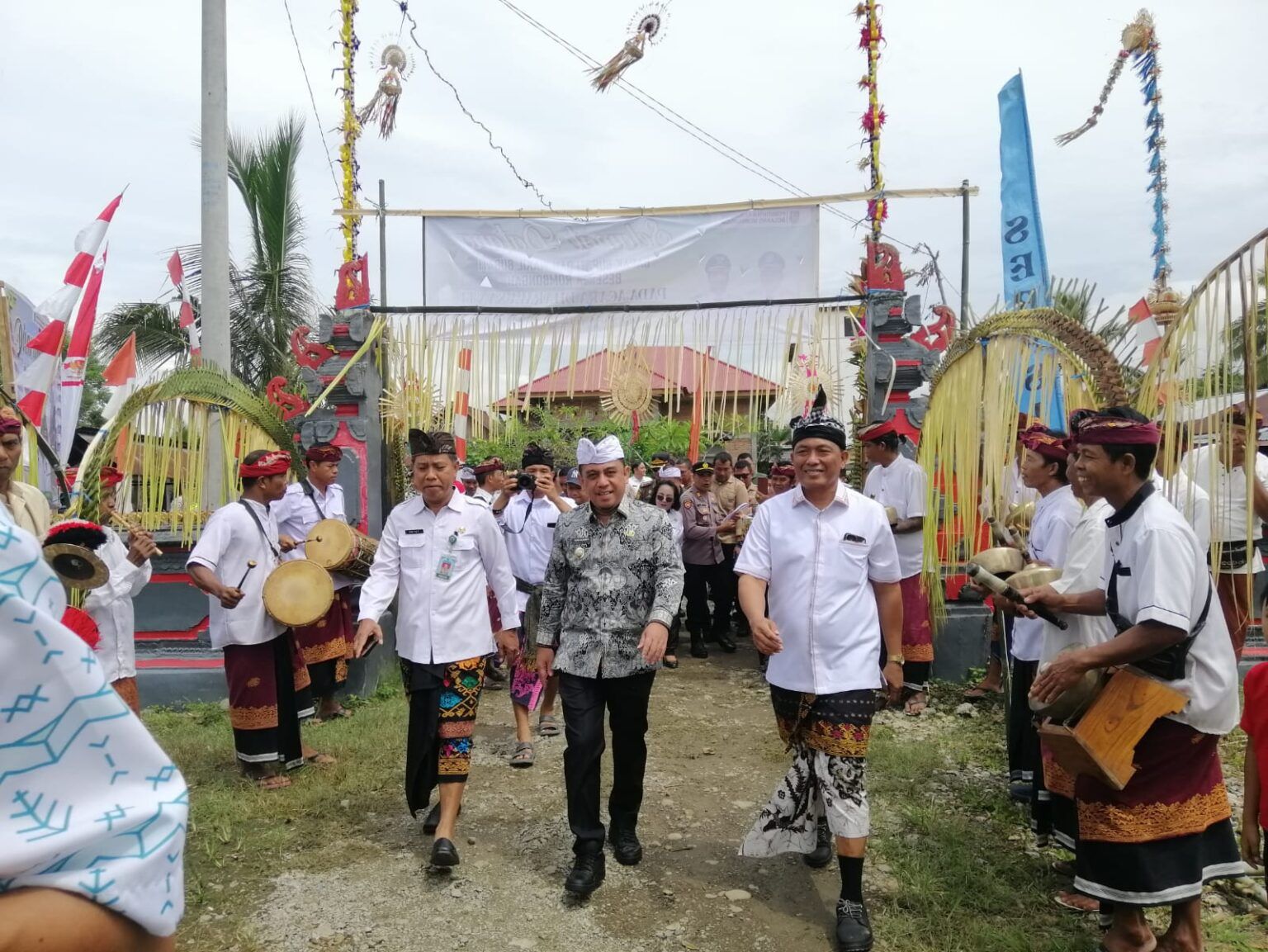 Bupati Yusra Alhabsyi Hadiri Perayaan Dharma Santi Umat Hindu