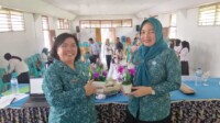 Kalsum Alhabsyi Buka Pelatihan Wanita Kreasi