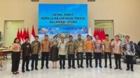 Bupati H. Iskandar Kamaru SPt, MSi menghadiri acara kenal pamit Kepala Kejaksaan Tinggi Sulut bersama pejabat lama DR. Andi Muhammad Taufik SH, MH dan pejabat baru Jacob Hendrik Pattipeilohy SH, MH di Wisma Negara Gubernuran Bumi Beringin, Manado, Kamis, 30 Oktober 2025. Foto : Humas Pemkab Bolsel