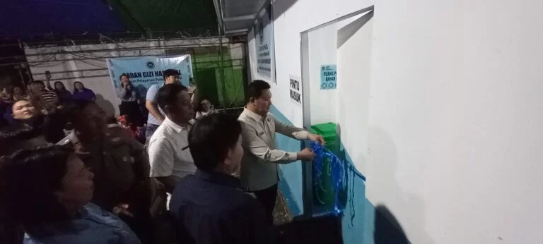 Wabup Dony Lumenta Resmikan SPPG Desa Uuwan